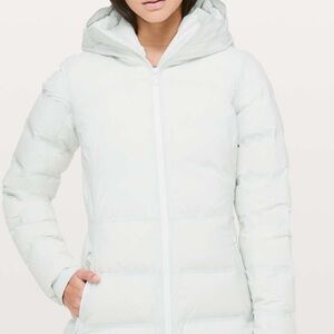 Lululemon Sleet Street Jacket Ocean Mist looks cream 4 EUC Hooded Puffer Jacket